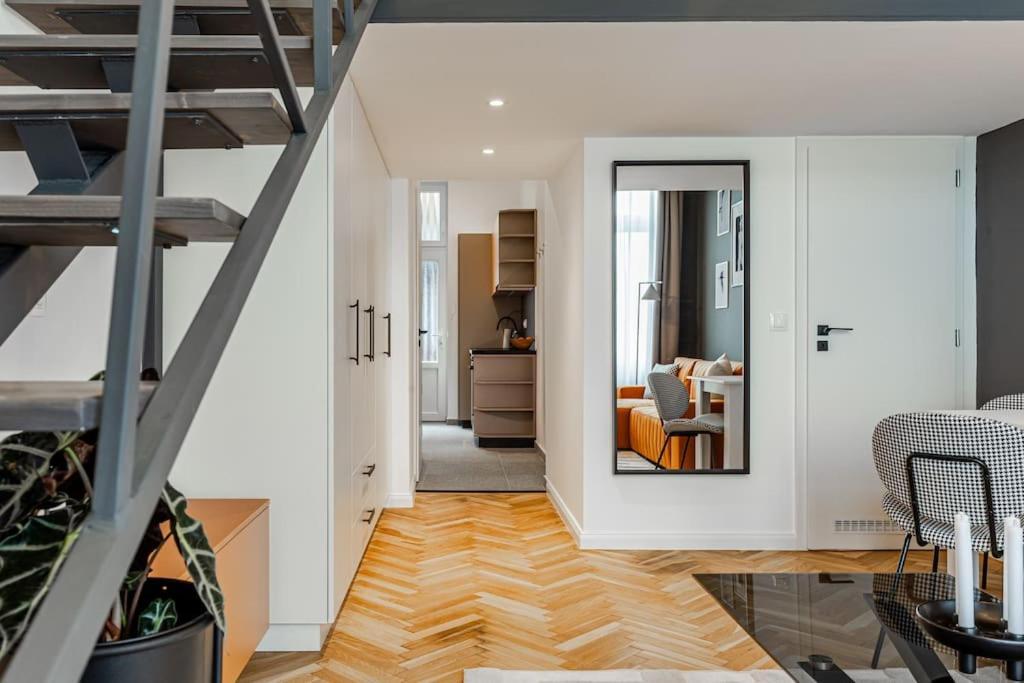 XIII Shades Pink Flamingo Apartman Budapest Kültér fotó