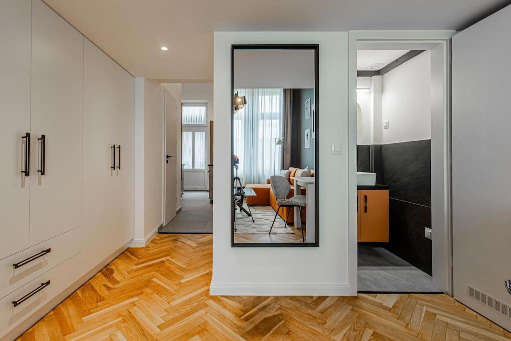 XIII Shades Pink Flamingo Apartman Budapest Kültér fotó